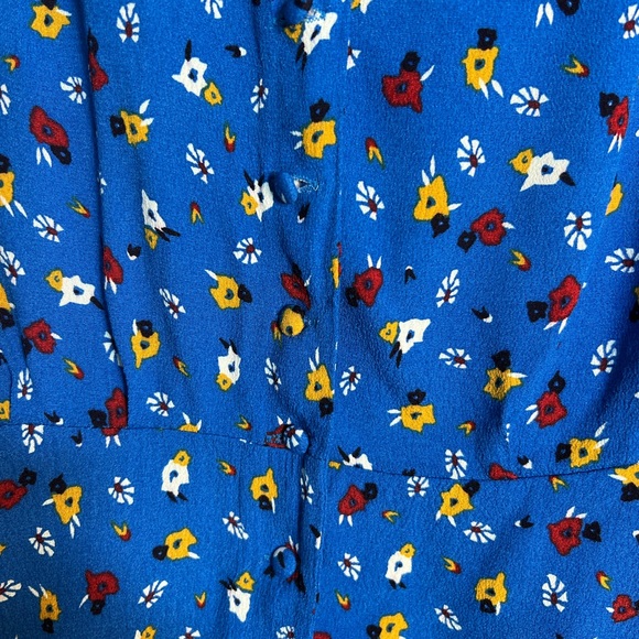 Philosophy Blue Floral V Neck Long Sleeve Fitted Button Down Blouse Size S/P - Picture 3 of 10